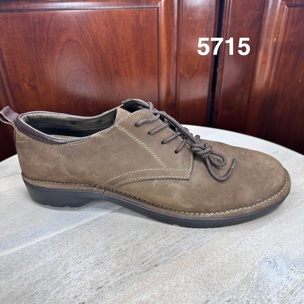 Bass Sassy Mens Size 9.5 Brown Suede Leather Loafers Dri-Lex Casual Comfort Shoe